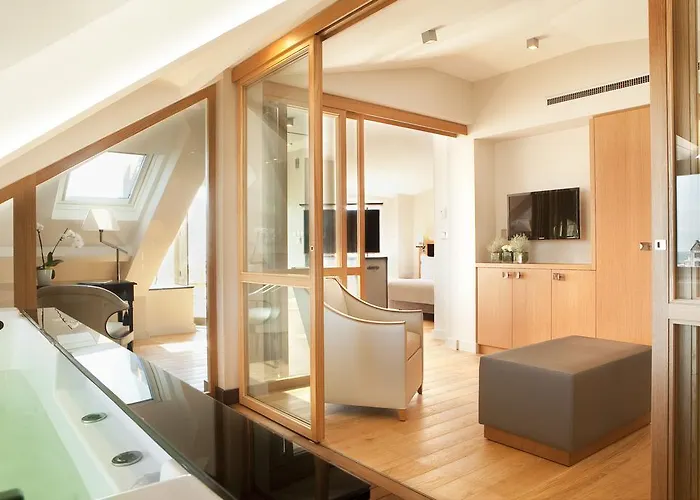 Hotel Grand De L'ocean 4*